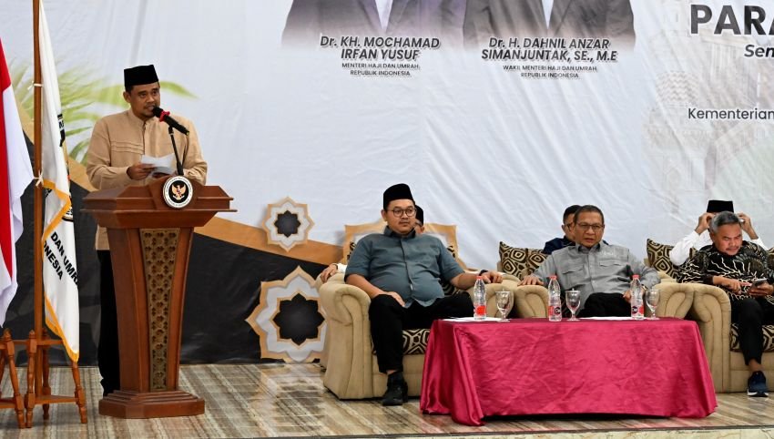 Lepas Keberangkatan Kloter 2 Haji Asal Langkat, Bobby Nasution Tekankan Kebersamaan dan Kekompakan