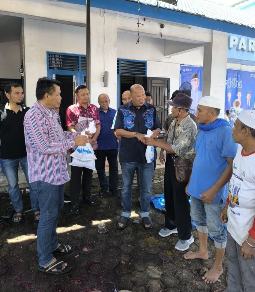 Peduli dan Konsisten Bantu Rakyat, DPW dan DPD PAN se-Sumut Sembelih 70 Hewan Kurban&nbsp;