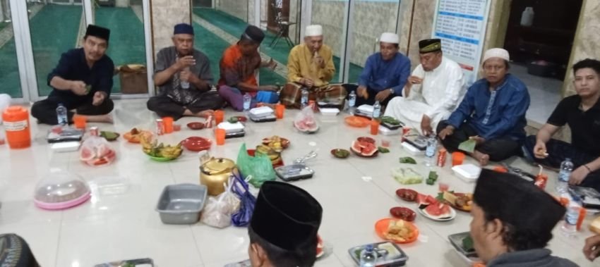 BKM Masjid Ar Ridha dan Jamaah Buka Puasa Arofah Bersama