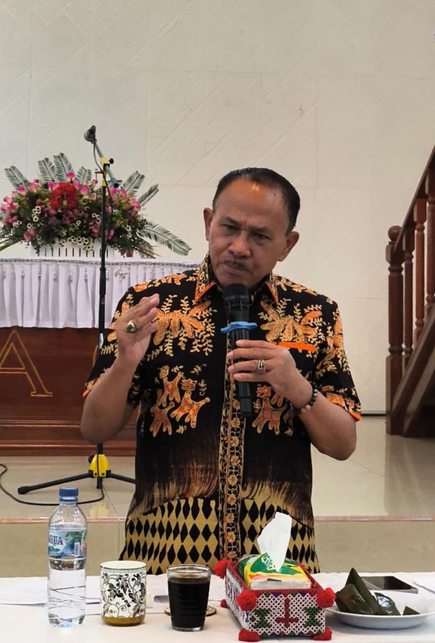 Anggota DPR RI Maruli Siahaan Berikan Pembekalan Calon dan Sintua HKBP Distrik XXIX Medan Utara