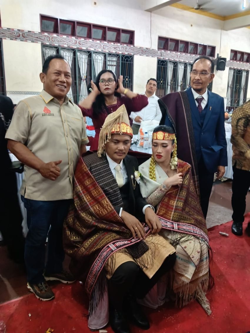 Rajut Silaturahmi, Maruli Siahaan Hadiri Pesta Pernikahan Konstituennya di Medan