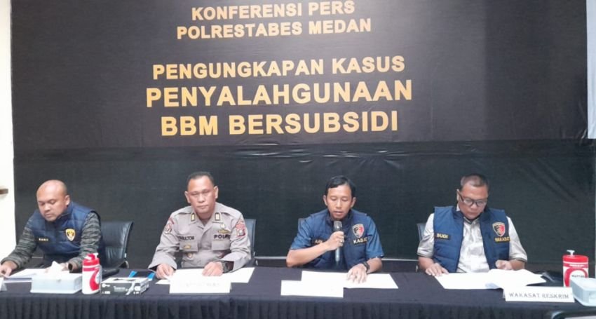 Polrestabes Medan Ungkap 9 Kasus Penimbunan BBM Bersubsidi, 16 Tersangka Dibui : 30 Ribu Liter Minyak, 2 Truk, dan 4 Mobil Disita