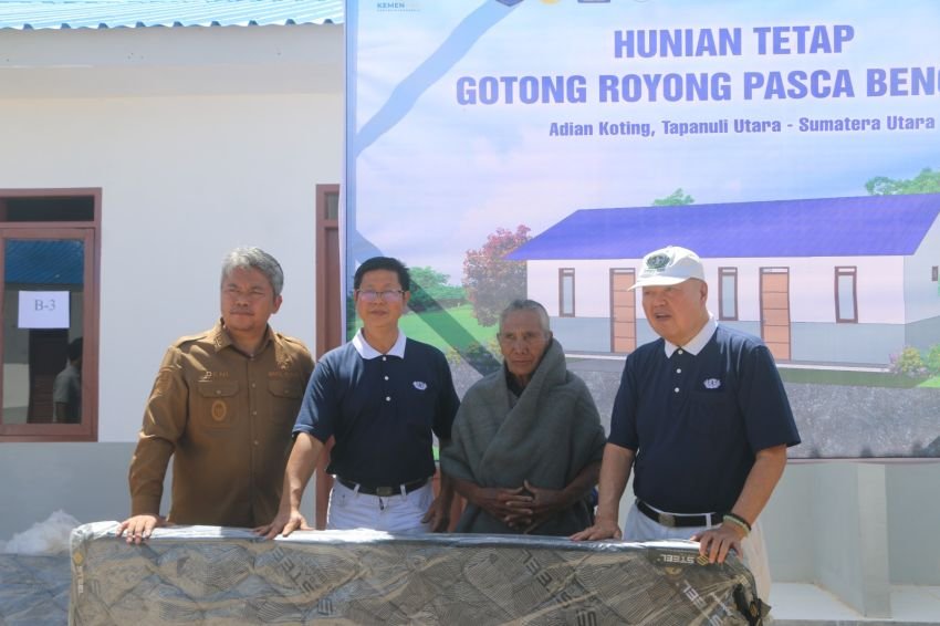 Budha Tzu Chi Serahkan Kunci Untuk 70 Huntap Dolok Nauli Lengkap Paket Perabotaan