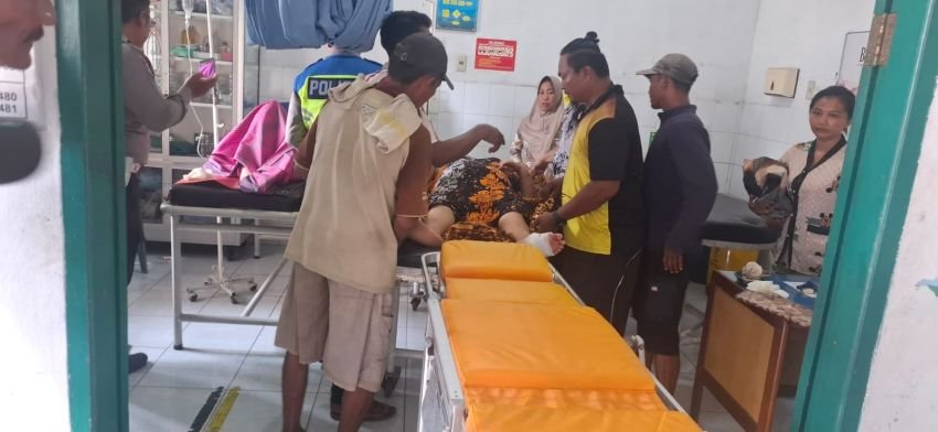 Dump Truck Alami Gangguan Kemudi, Dua Pengendara Sepeda Motor Terluka di Jalinsum Batu Bara