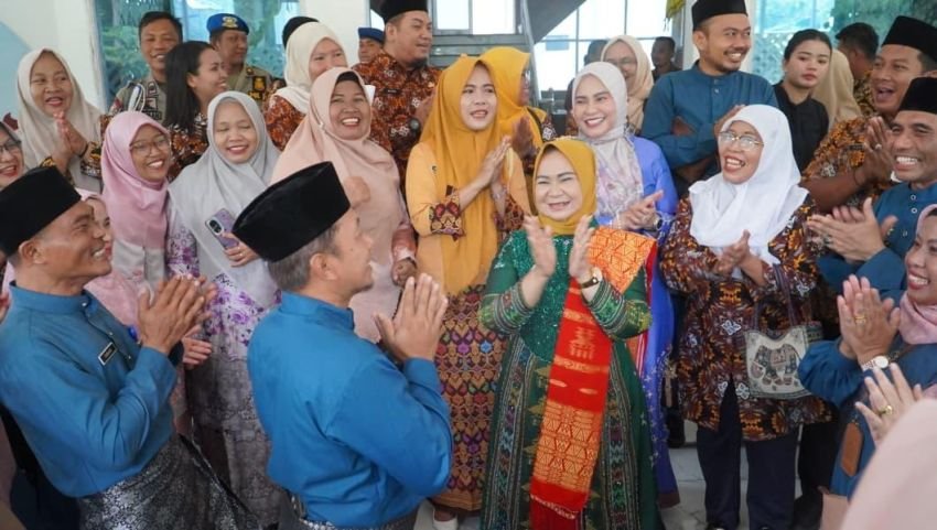 Pimpin Upacara Harganas ke-33, Wabup Tiorita Tegaskan Pentingnya Ketahanan Keluarga