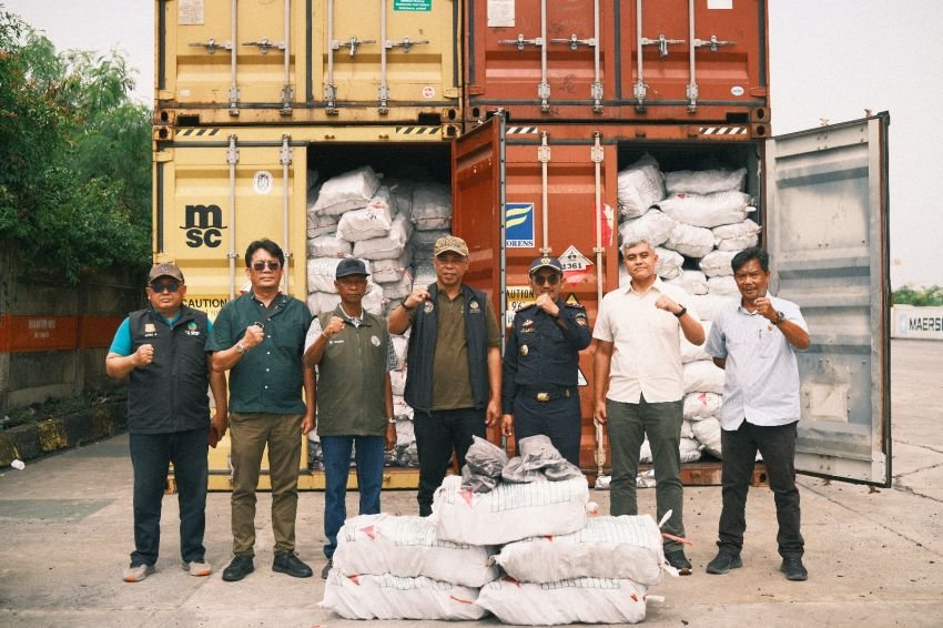 Bea Cukai Belawan Serahkan Barang Tegahan Arang Bakau Ilegal kepada Ditjen Penegakan Hukum Kementerian Kehutanan
