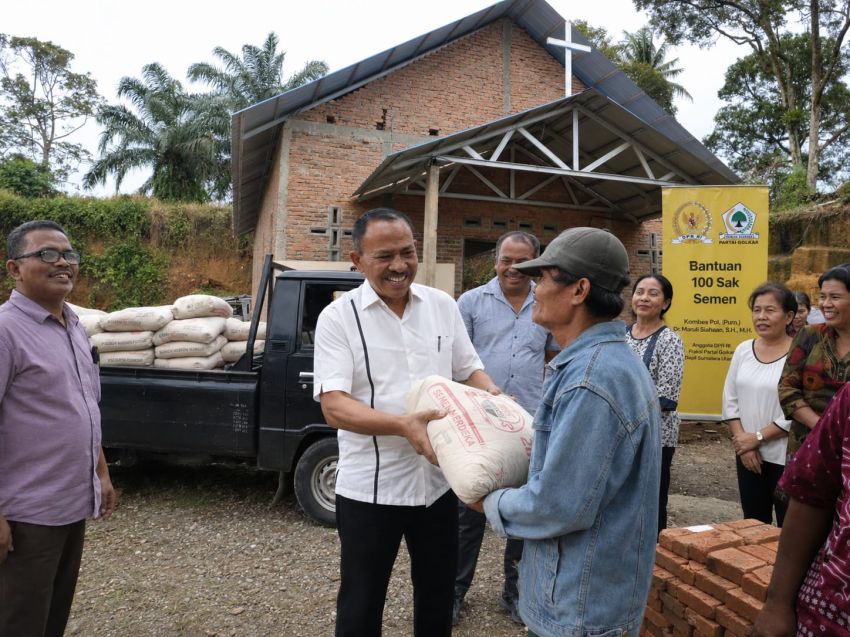 Tunjukkan Komitmen Bangun Pengembangan Gereja, Maruli Siahaan Berikan Bantuan Untuk HKBP Nazareth Pancurbatu