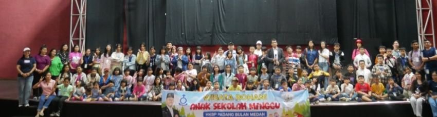 Maruli Siahaan Kembali Berangkatkan Anak Sekolah Minggu HKBP Padang Bulan Wisata Rohani