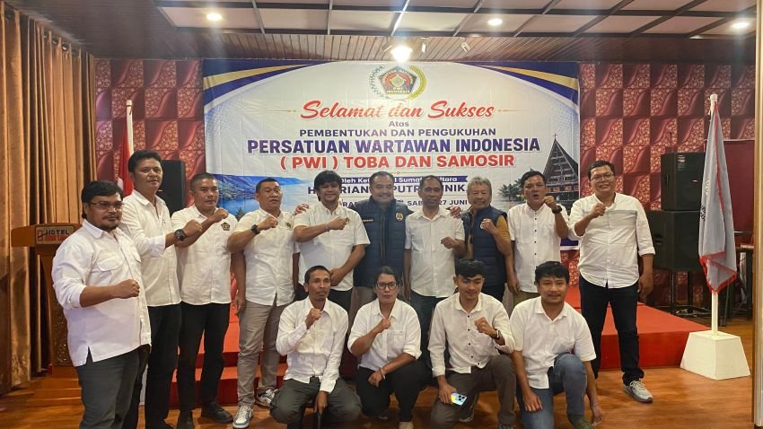 Ketua PWI Sumut Kukuhkan PWI Toba dan Samosir, Farianda: Pemekaran untuk Memperkuat Organisasi Wartawan di Daerah