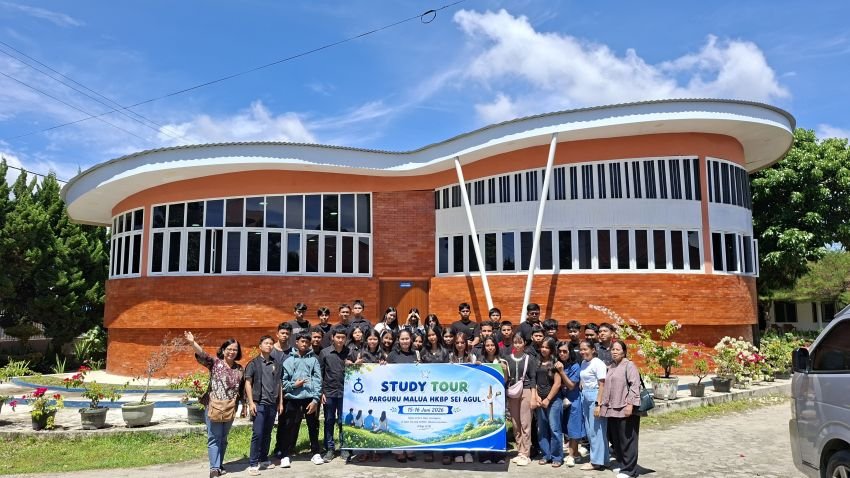 Dukung Pembinaan Iman dan Penguatan Pelayanan Gereja, Maruli Siahaan Dukung Study Tour Parguru Malua HKBP Sei Agul Medan