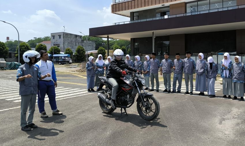PT. Indako Trading Coy Gelar Honda Community Safety Riding Competition Advisor Regional 2026