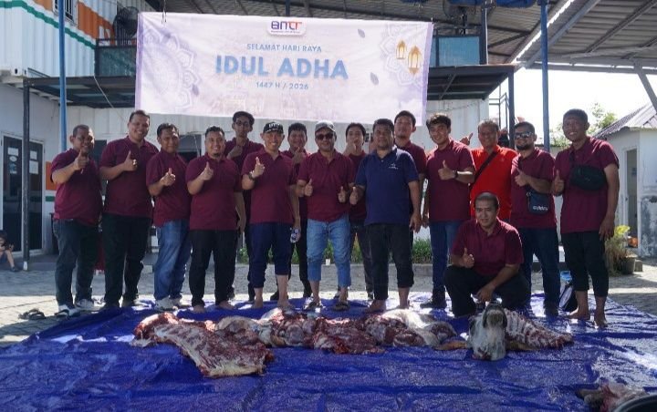 BNCT Salurkan 8 Sapi dan 3 Kambing Kurban untuk Masyarakat Sekitar Pelabuhan Belawan