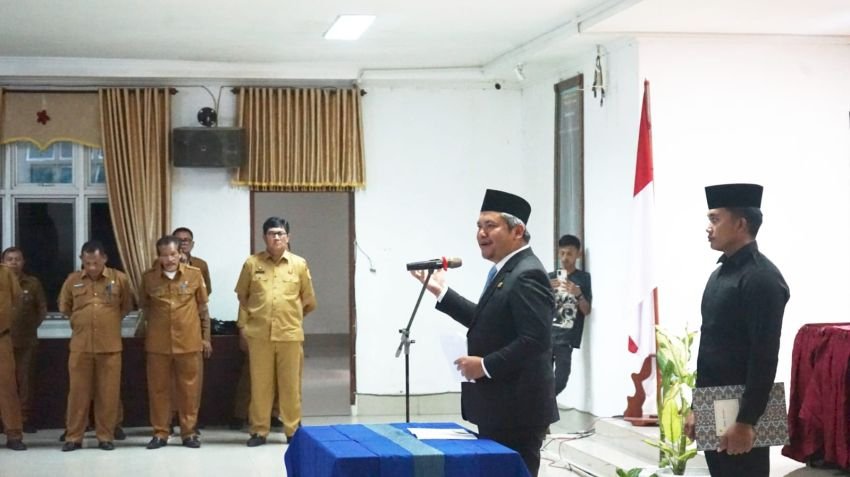 Wabup Lantik 17 Pejabat Administrator Perkuat Kinerja Perangkat Daerah