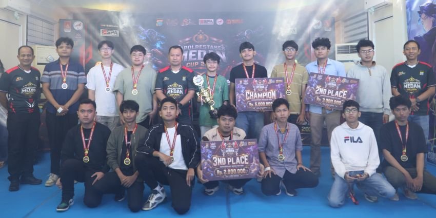 Jelang HUT Bhayangkara ke 80, Polrestabes Medan Gelar Turnamen Esports : Ateng Family Boyong Piala Kapolrestabes Medan