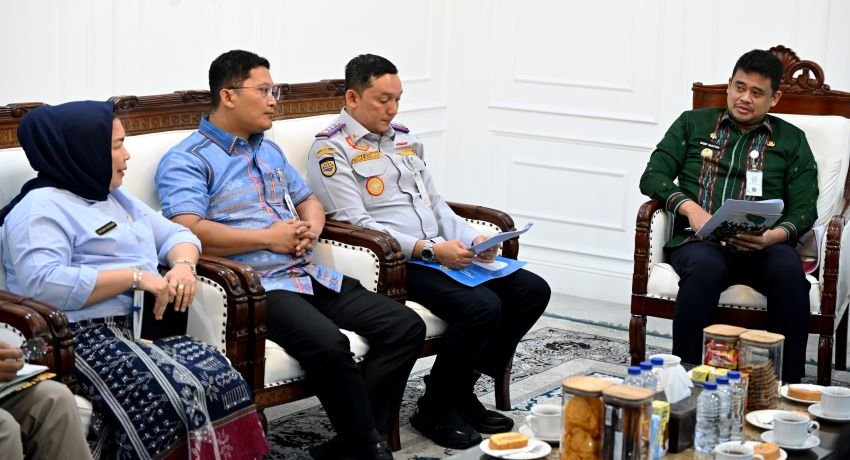 Gubernur Bobby Nasution Siap Jembatani Aspirasi Ojol ke DPR RI Asal Sumut