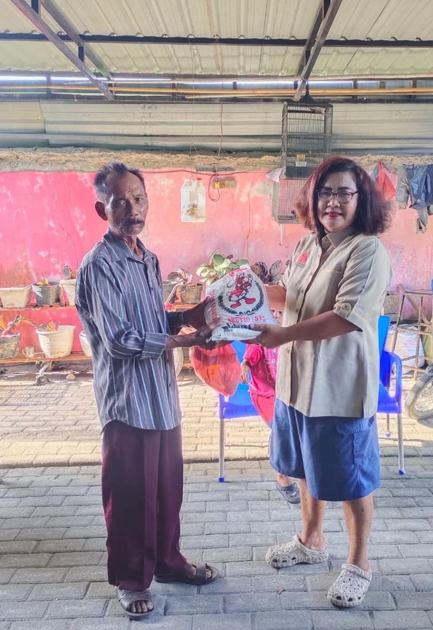 Sebagai Bentuk Kepedulian Sosial dan Komitmen Terus Hadir Ditengah Masyarakat, Maruli Siahaan Berikan Bantuan Kepada Warga Kec Teluk Mengkudu
