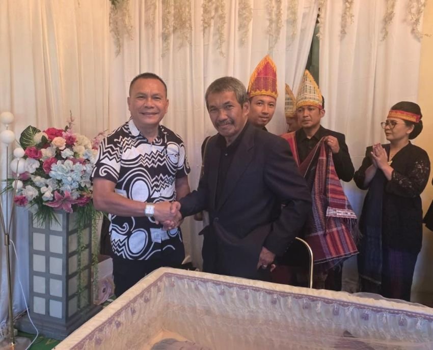 Peduli dan Komitmen Jaga Nilai Kekeluargaan, Maruli Siahaan Melayat Ke Rumah Anggota PPSD Siahaan Sektor  17 Medan
