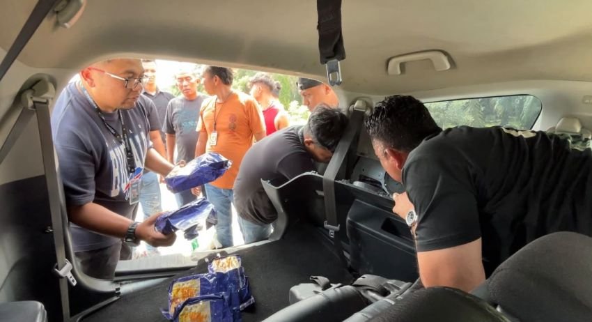 Aksi Pengejaran di Areal Perkebunan Sawit, Polrestabes Medan Gagalkan Pengiriman 24 Kg Sabu ke Jakarta : BB Diselipkan Di Dinding Mobil