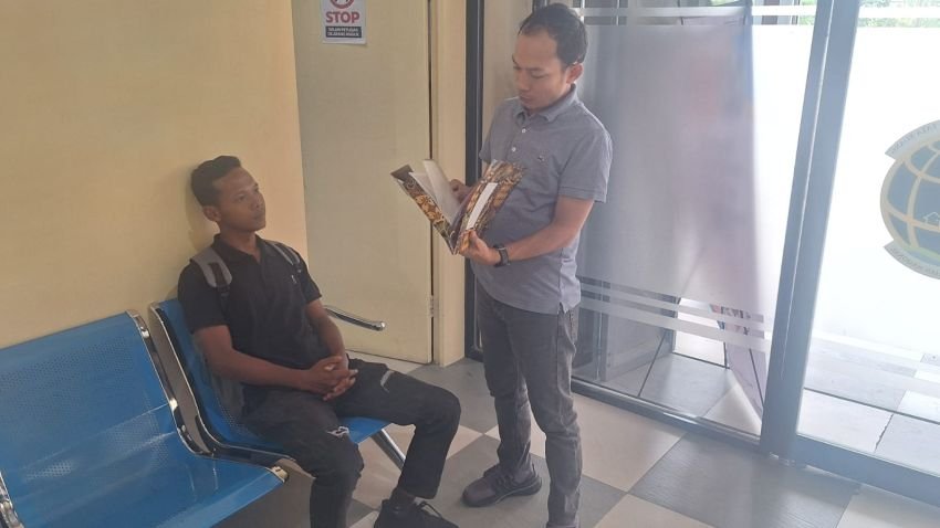 Kakan ATR/BPN Labuhanbatu Selatan Cek Langsung Loket Pelayanan, Pastikan Berkas Pemohon Diproses Sesuai SOP