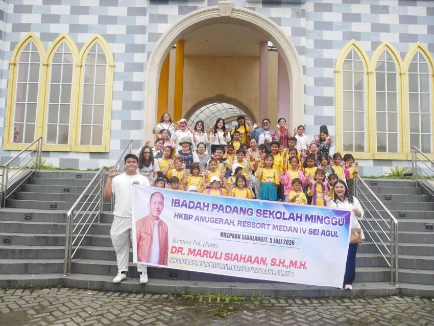 Peduli Pembinaan Iman Generasi Muda Gereja, Maruli Siahaan Berangkatkan Anak Sekolah Minggu HKBP Anugerah Helvetia Wisata Rohani