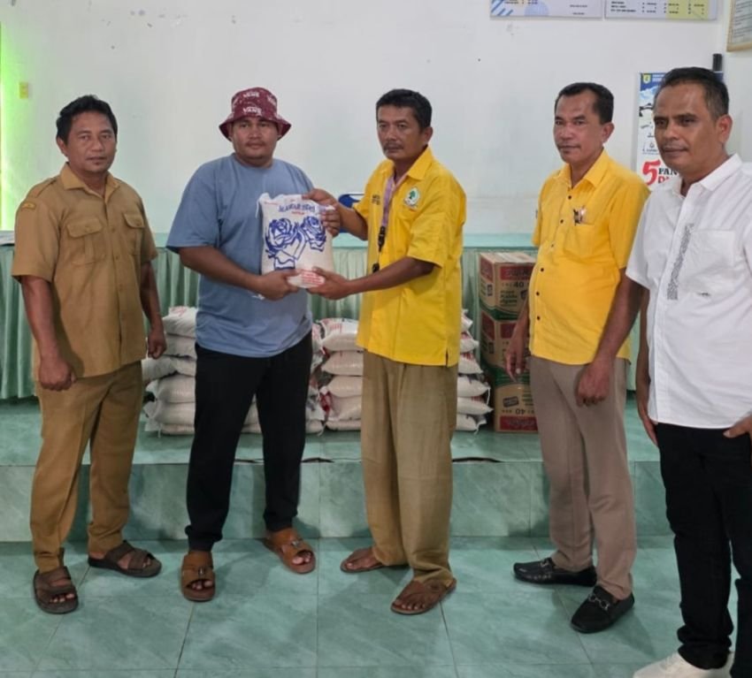 24 KK Korban Bencana  Puting Beliung Serdang Bedagai Terima Bantuan Dari Maruli Siahaan
