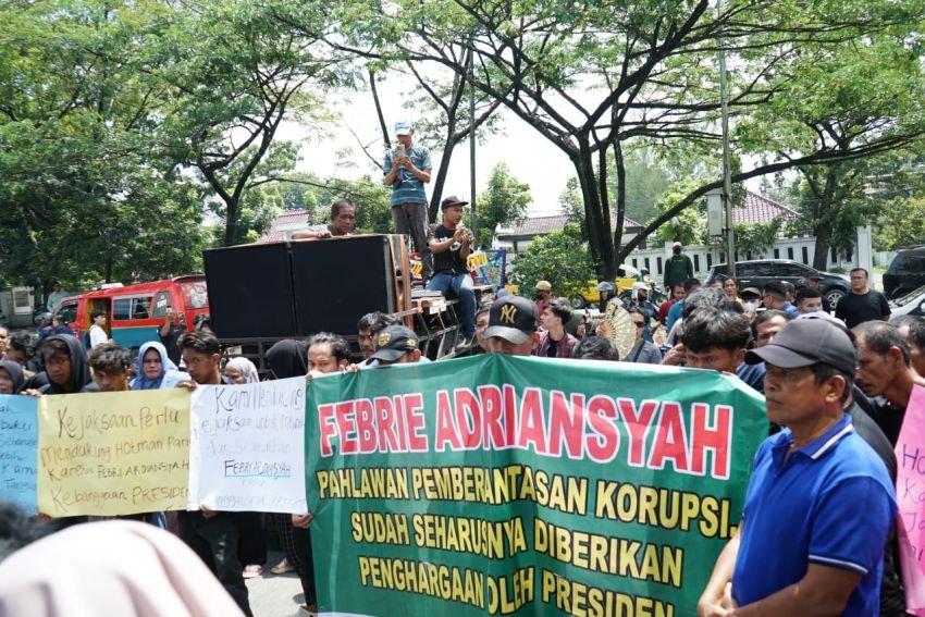 Aksi Damai di Kejati Sumut, Massa Apresiasi Kejaksaan RI Berantas Korupsi