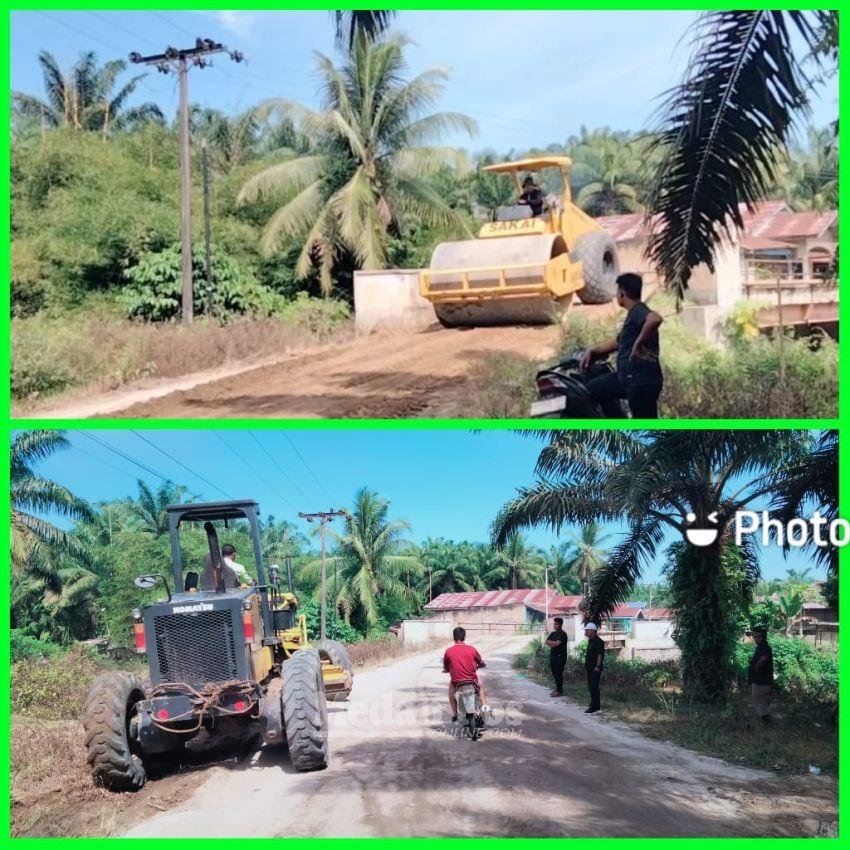 Kebun Silau Dunia Kerahkan Dua Alat Berat Grading Jalan Sekitar Jembatan Sungai Belutu