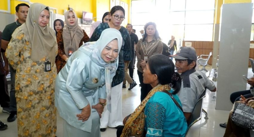 Plt. Bupati Tiorita Sidak RSUD Tanjung Pura, Tegaskan Disiplin Demi Pelayanan Prima