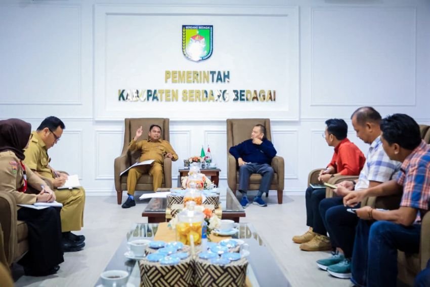 Terima Audensi APJATEL, Bupati Sergai Dukung Program Kampung Internet