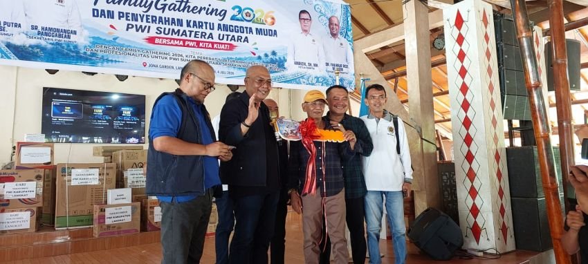 Pupuk Tali Silaturahmi Dengan Indan Pers, Anggota DPR RI Komisi XIII Maruli Siahaan Berikan Lucky Draw FG PWI Sumut