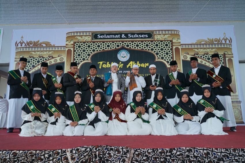 Puluhan Santri Diwisuda, Pimpinan Ponpes AS Sudaniyah Open Donasi