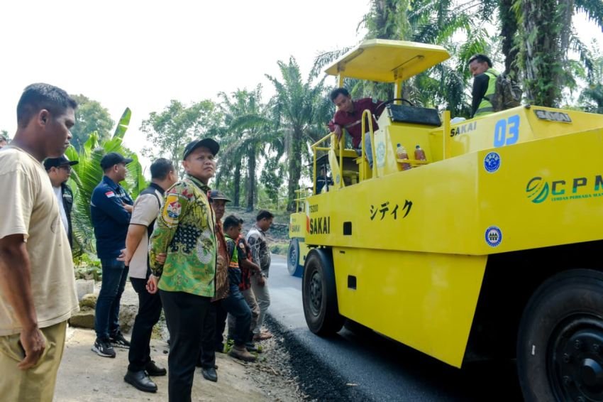 Wabup Sergai Tinjau Peningkatan Ruas Jalan Marubun&ndash;Baja Dolok