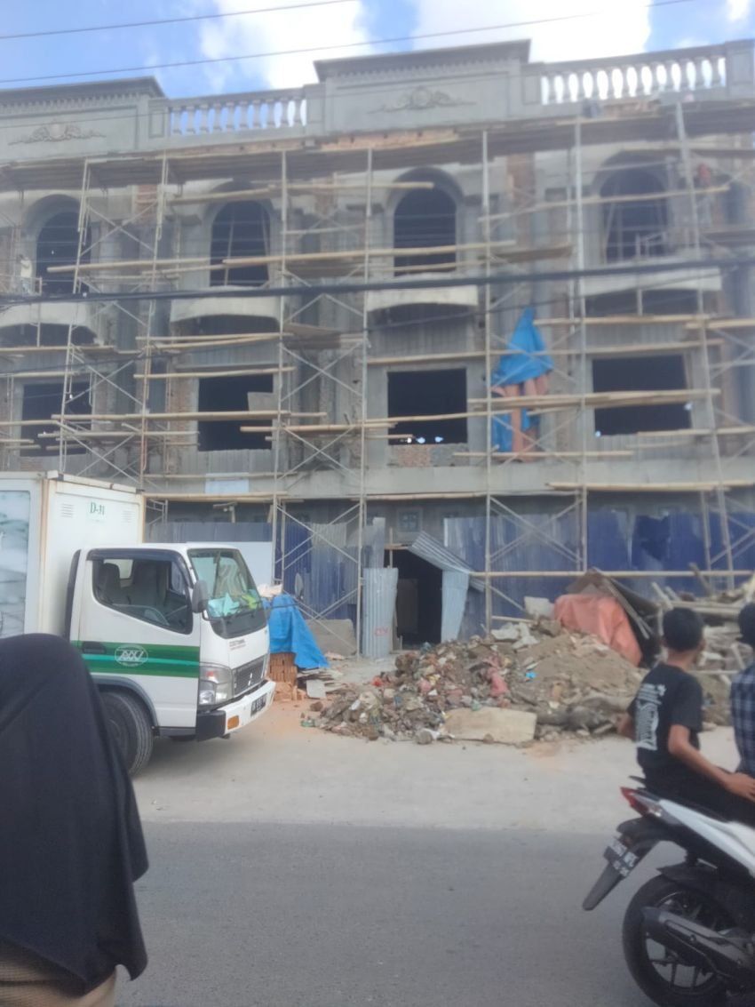 Bah..! Gawat Kali Ah, Bangunan Dijalan Tangkul Ijin 14 Dibangun 28 Unit