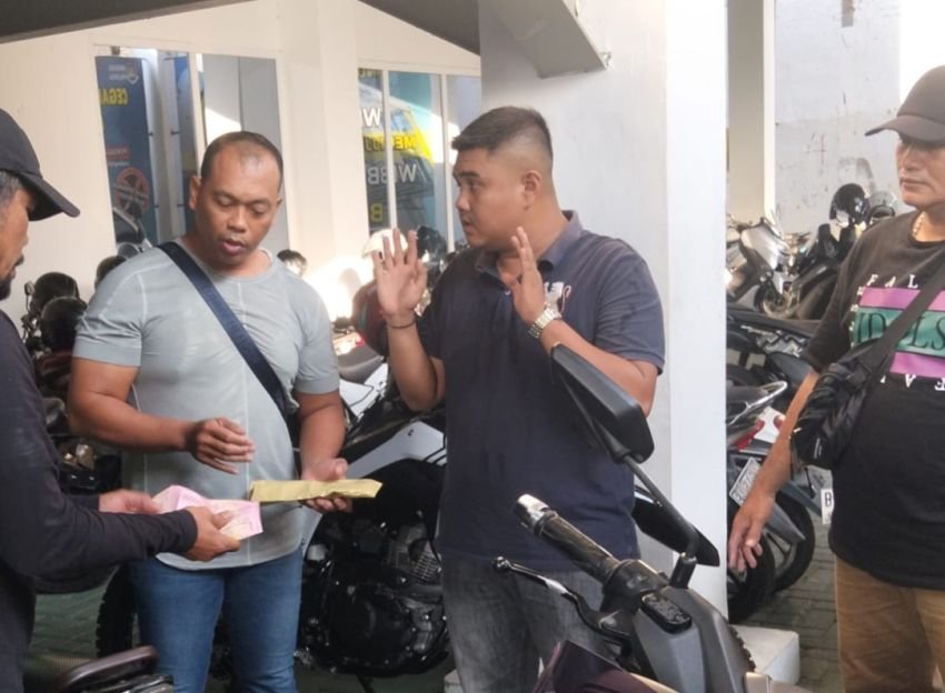 Oknum LSM Kepergok Terima Uang Dugaan Pemerasan di Kantor Imigrasi Mangkubumi