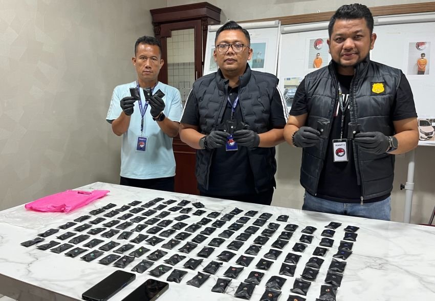 Satres Narkoba Polrestabes Medan Ungkap Sindikat Vape Narkoba Jaringan Malaysia : Pelaku Ditangkap di Hotel, 128 Pod Getar Disita