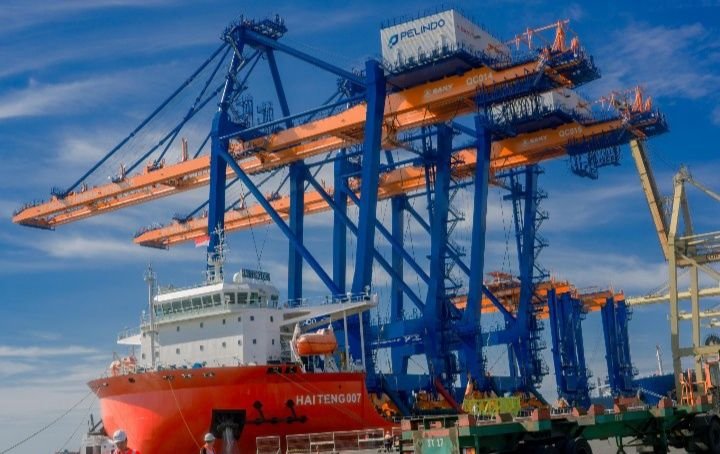 PT Pelindo Terminal Petikemas Tambah Alat Bongkar Muat di PMT Terminal Belawan