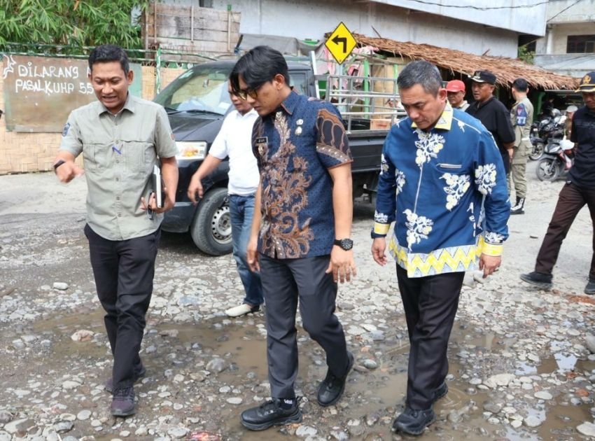Wakil Wali Kota Binjai Tinjau Jalan Rusak di Jalan Wahidin Baru, Perbaikan Dijadwalkan Agustus 2026