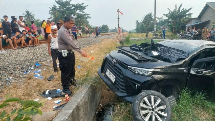 Kecelakaan KA Siantar Express VS Avanza di Sei Bamban, Satu Tewas