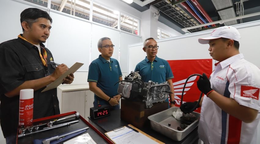 Perkuat Komitmen Hadirkan Layanan Servis Motor Terbaik, Ribuan Teknisi Bengkel AHASS Asah Kompetensi di Technical Skill Contest