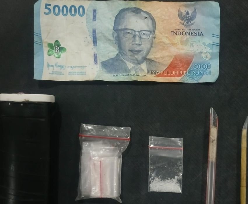 Satres Narkoba Polrestabes Medan Bongkar Praktik Peredaran Sabu Berkedok Warnet : Dua Pria Diborgol