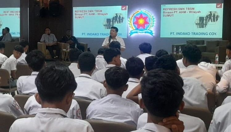 Honda Edukasi Teknologi Pelajar SMK Hngga Pengenalan Motor Listrik