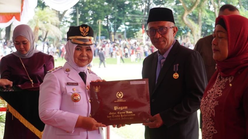 Plt. Bupati Tiorita Pimpin Detik-Detik Proklamasi HUT Ke 81 RI di Langkat