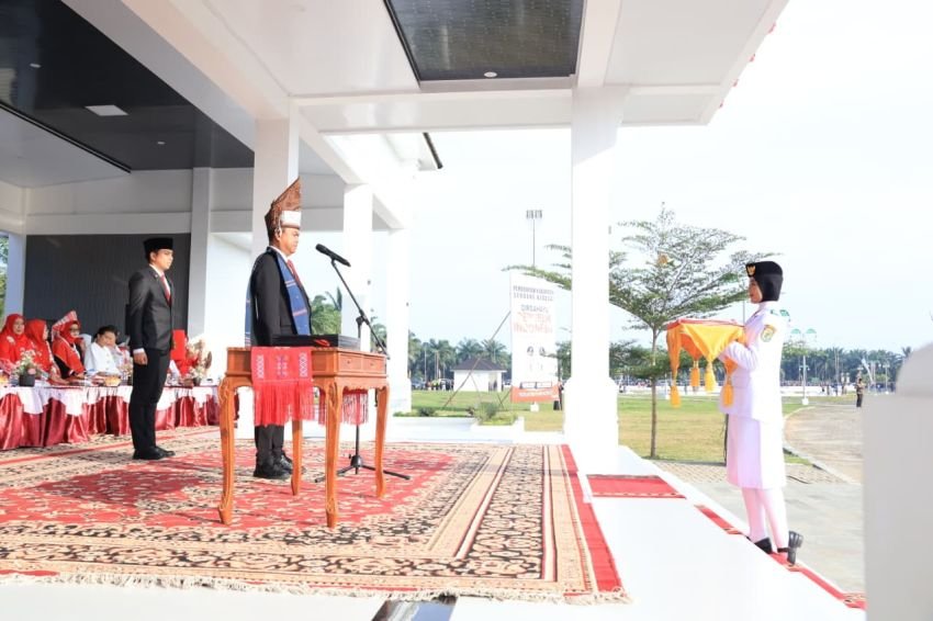 Upacara HUT Ke-81 Kemerdekaan RI di Sergai, Bupati Ajak Masyarakat Isi Kemerdekaan dengan Kerja Nyata