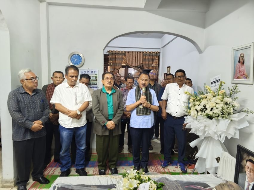 Jaga Hubungan Kekeluargaan, Anggota DPR RI Maruli Siahaan Lakukan Kunjungan Sosial Ke Rumah Duka