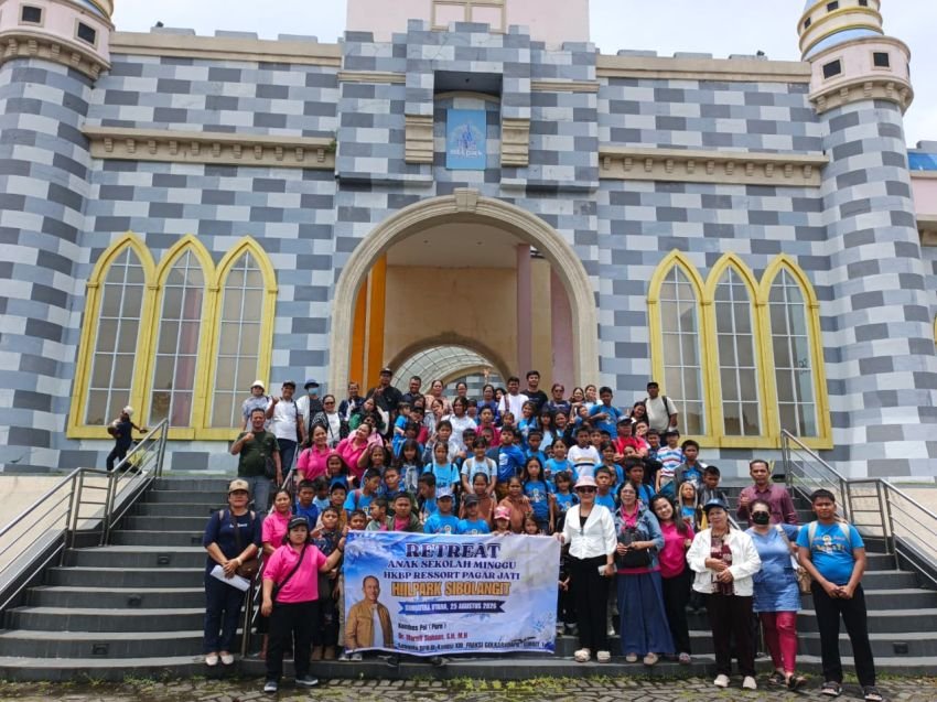 Maruli Siahaan Berikan Kepedulian Pembinaan Generasi Muda Gereja
