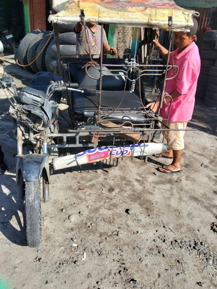 Ditabrak Vario dari Belakang Dihantam Colt Diesel dari Depan, Pengendara Betor Tewas&nbsp;