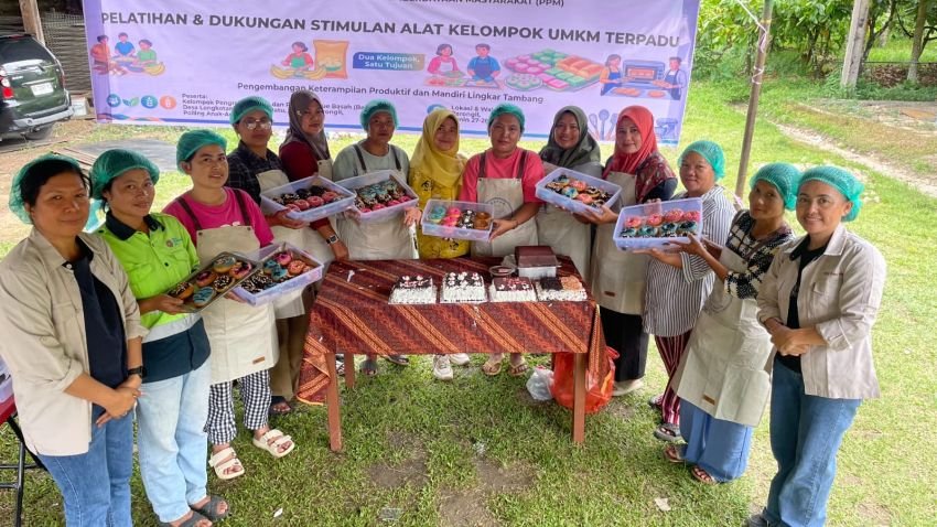 PT DPM Dorong Kemandirian Ekonomi Masyarakat Melalui Pelatihan Pertukangan Kayu dan Pelatihan UMKM bagi Perempuan