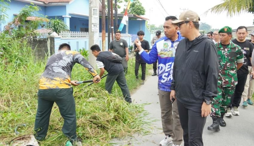 Sambut HUT Kemerdekaan RI, Rico Waas Gelar Gotong Royong Massal di 21 Kecamatan Hingga Serap Aspirasi Warga