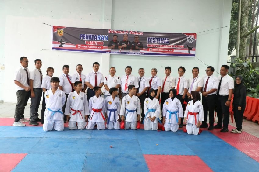 20 Pelatih dan Sabuk Hitam Perguruan Karate-Do Tako Indonesia Kota Pematangsiantar Ikuti Penataran, Ujian Wasit/Juri