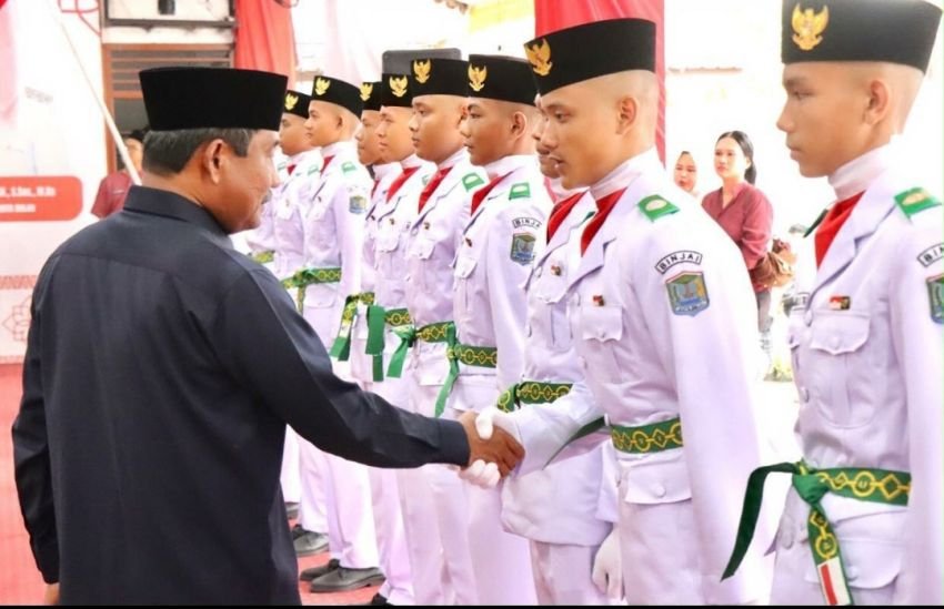 Kukuhkan 58 Anggota Paskibraka, Wali Kota Ingatkan Tanggung Jawab Dan Jiwa Kebangsaan